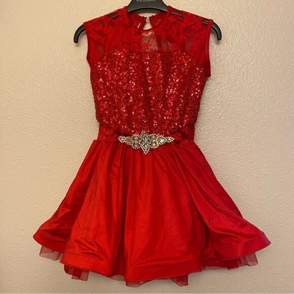 WEISSMAN Dance red tutu Fallin' In Love
13326 This Is Me 12205 MC 10/12 - Picture 2 of 13